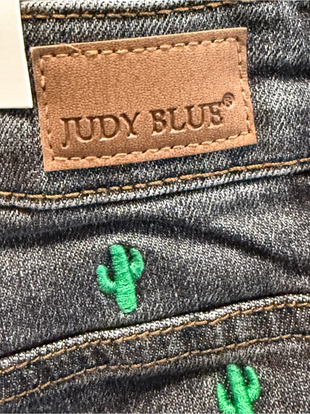 Judy Blue NWT Cactus Embroidered Denim Shorts XL Gray Raw Hem - Picture 12 of 17